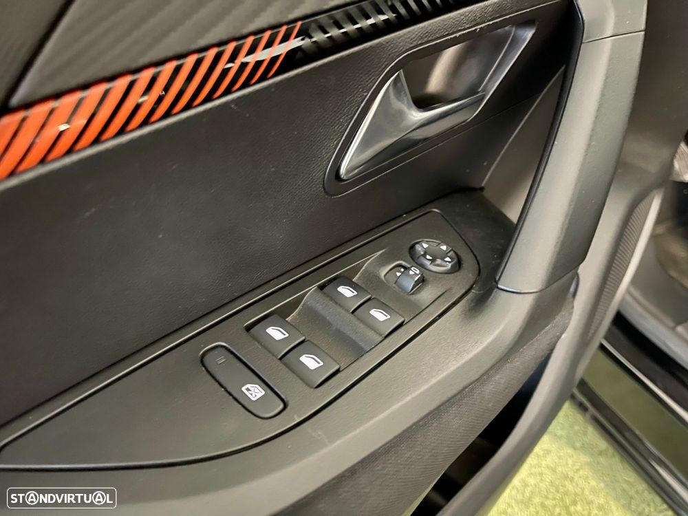 Peugeot 2008 1.5 BlueHDi Active Pack - 31