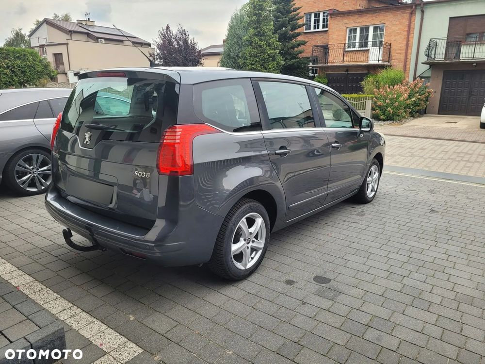 Peugeot 5008 2010 photo 4