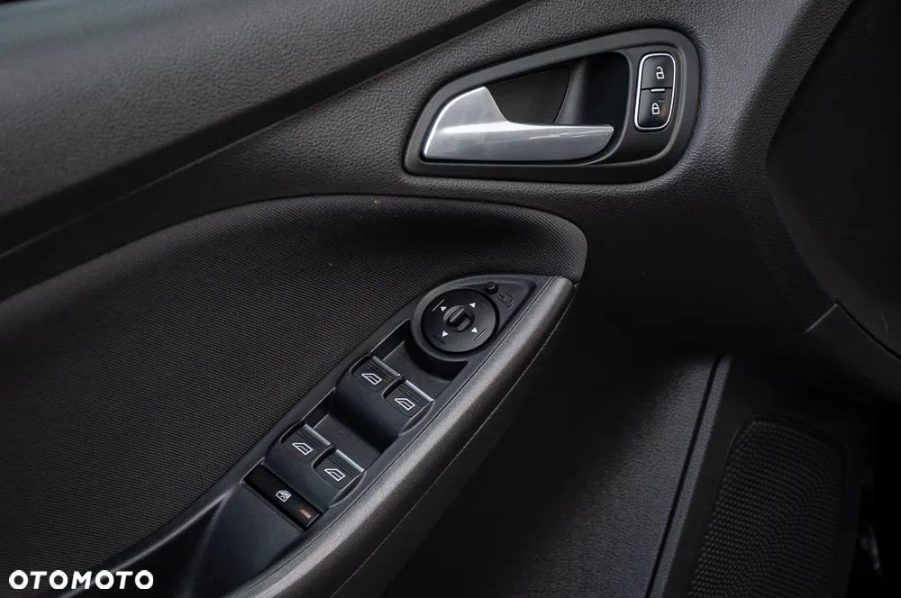 Ford Focus - 36
