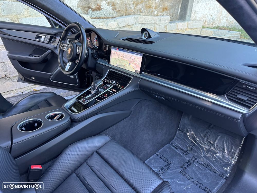 Porsche Panamera - 30