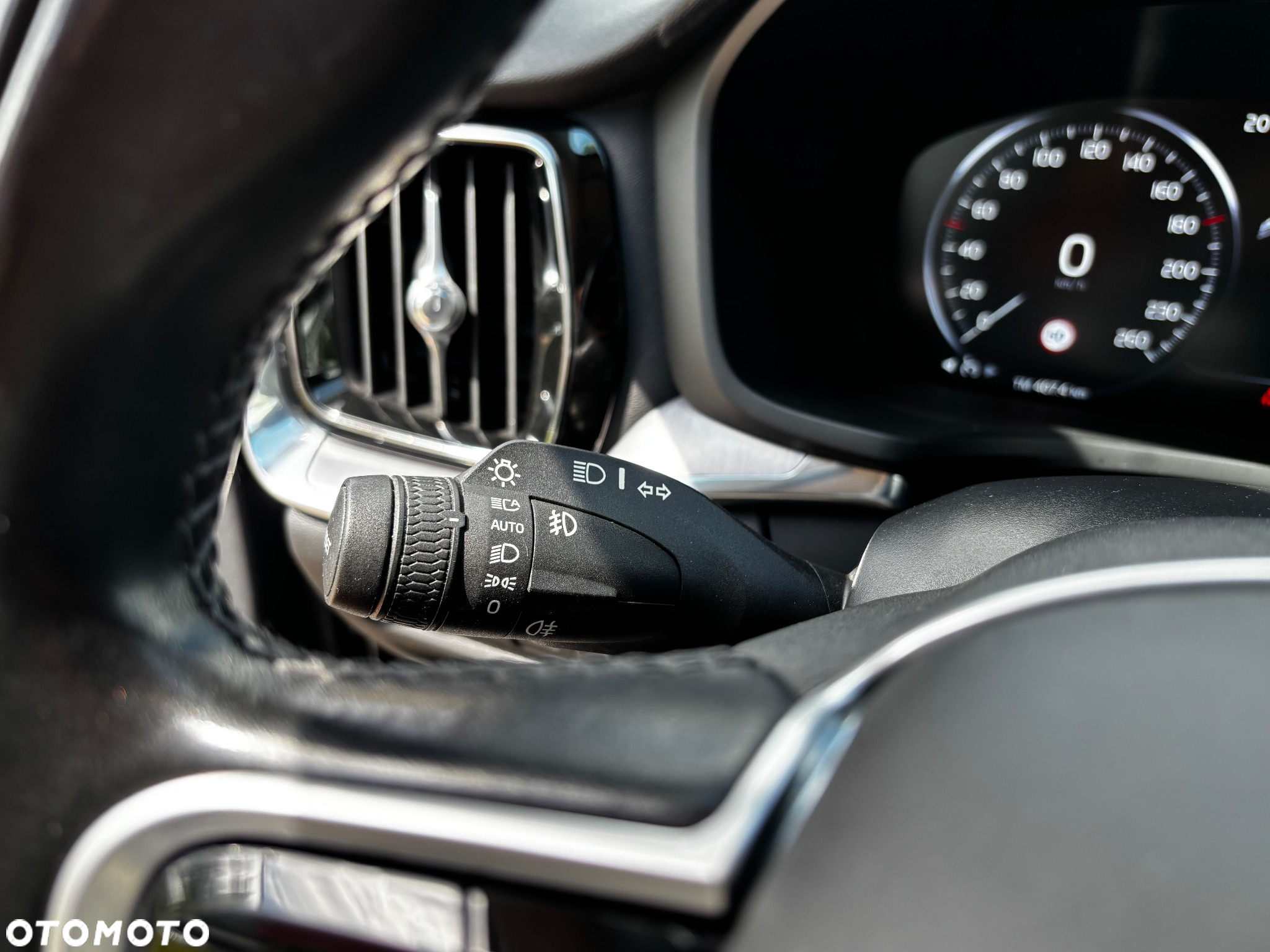 Volvo V60 Cross Country B4 D AWD Plus - 25