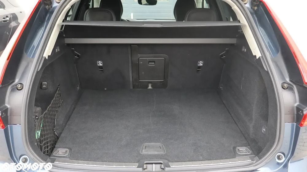 Volvo XC 60 B4 D AWD Plus Bright - 19