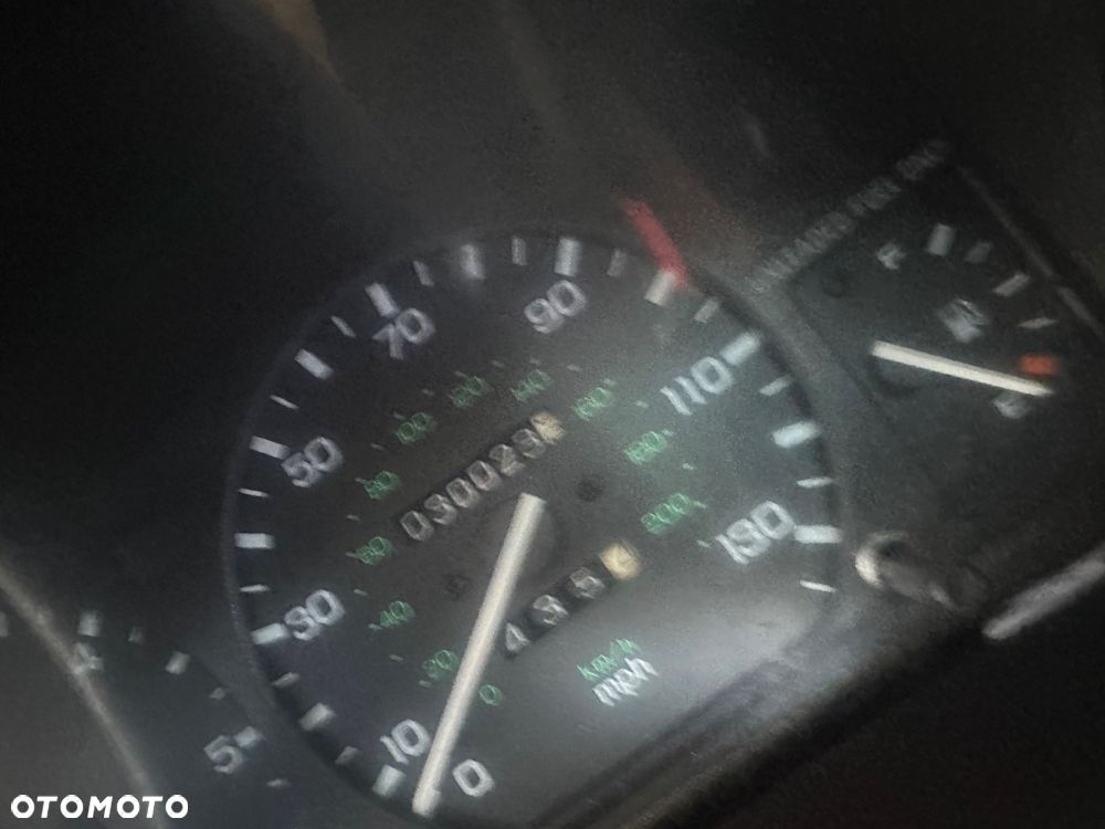 Land Rover Discovery - 17