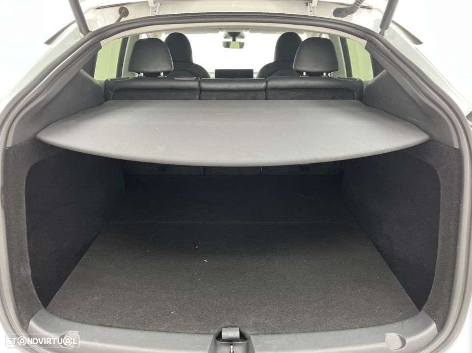 Tesla Model Y Long Range Dual Motor AWD - 4