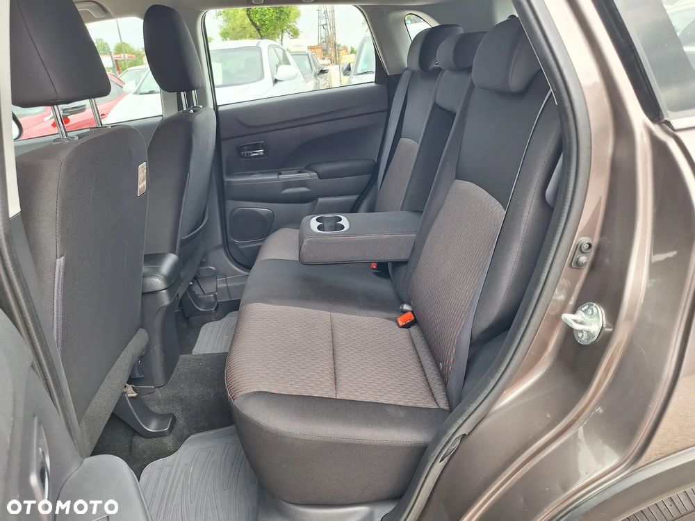 Mitsubishi ASX 1.6 2WD Plus - 29