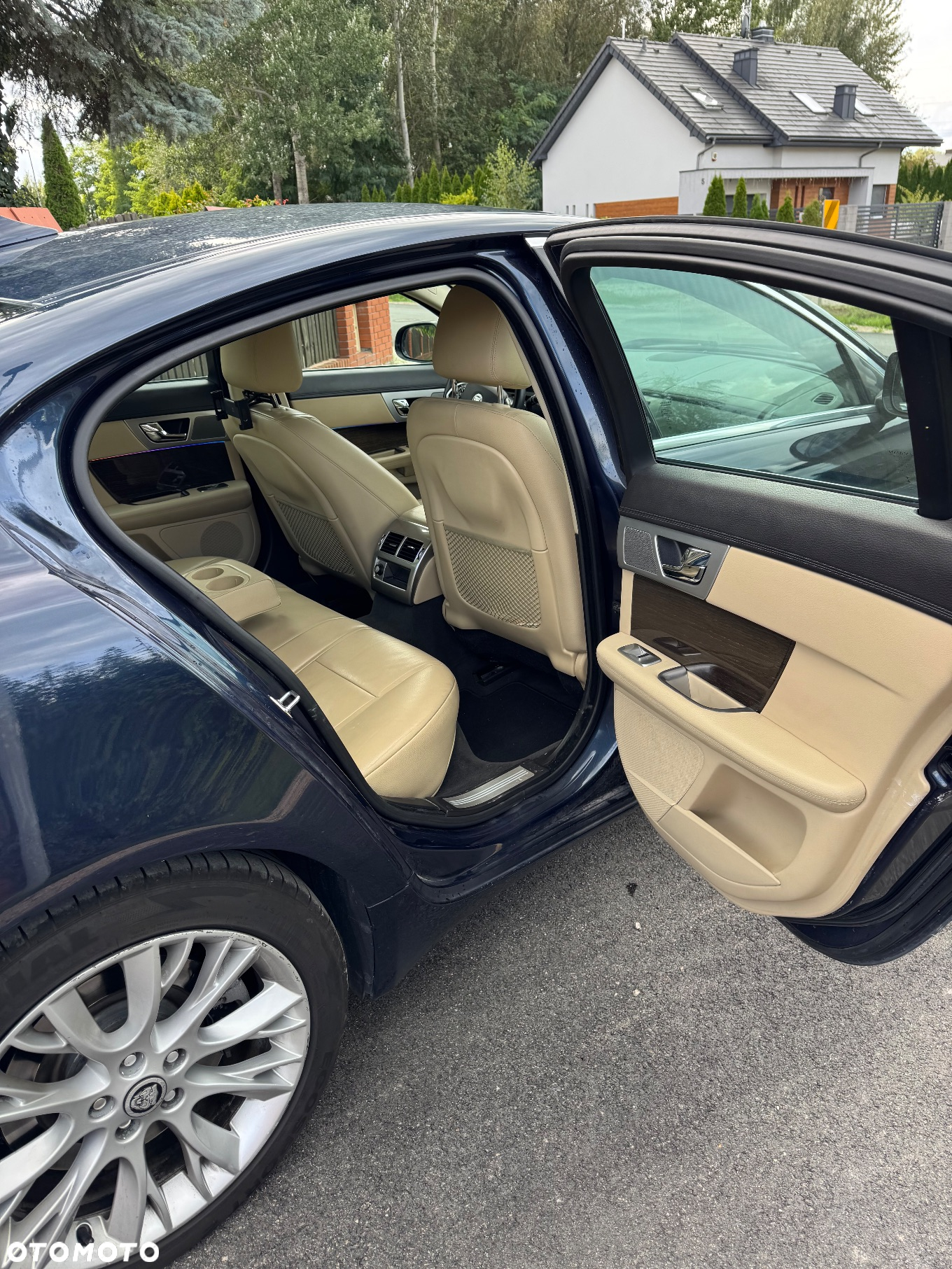 Jaguar XF 2.2 D Premium Luxury - 11