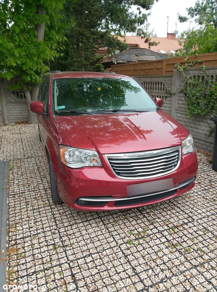 Chrysler Town & Country - 1