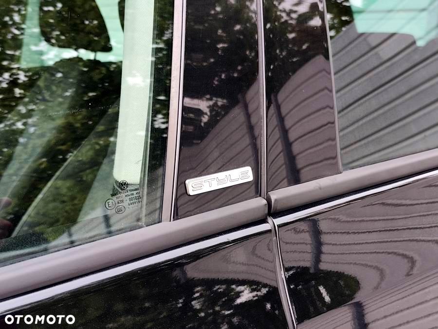 Volkswagen Golf 1.6 TDI DPF Highline - 11