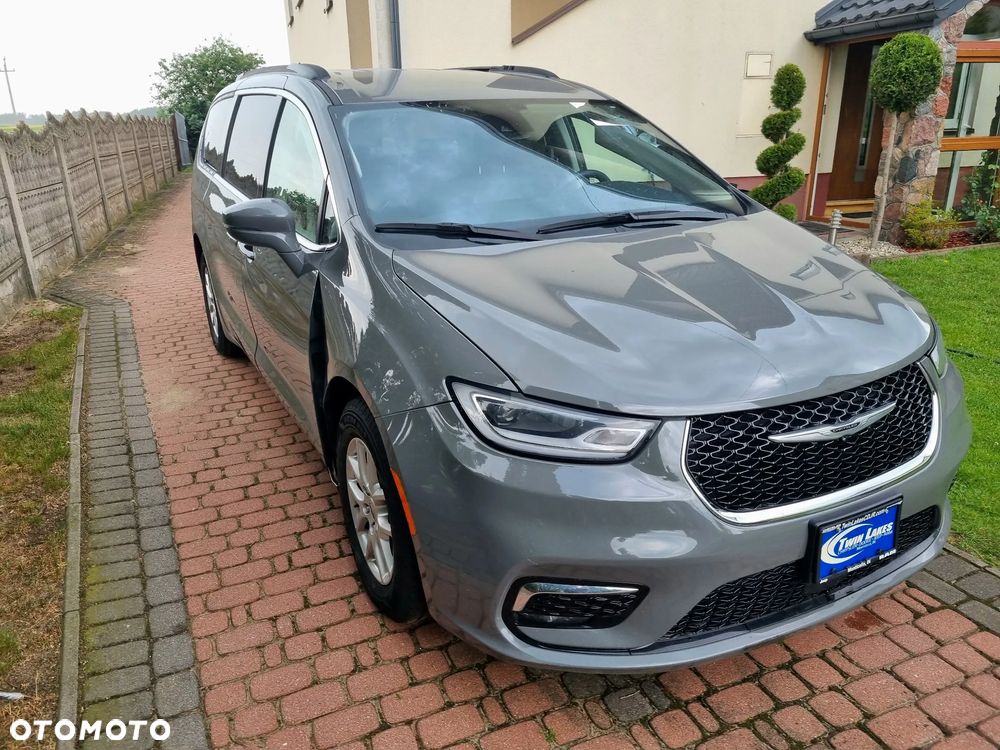 Chrysler Pacifica - 16