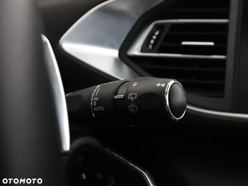 Peugeot 308 1.2 PureTech Allure S&S - 35