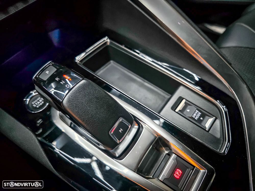 Peugeot 3008 1.2 PureTech GT Line EAT8 - 38