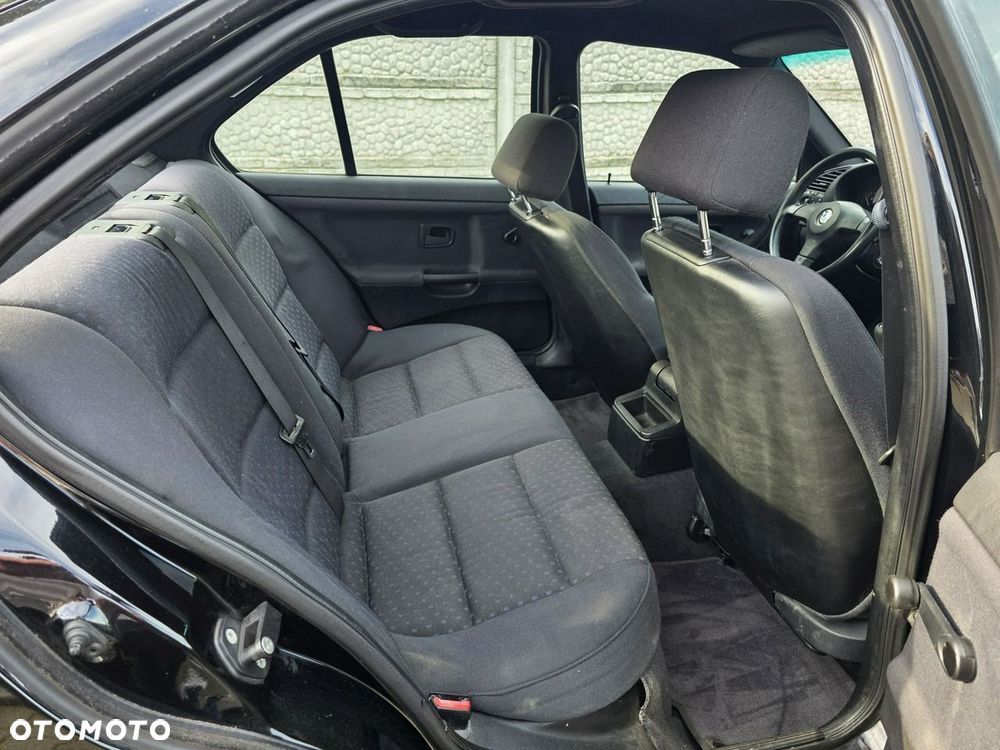 BMW Seria 3 316i - 23