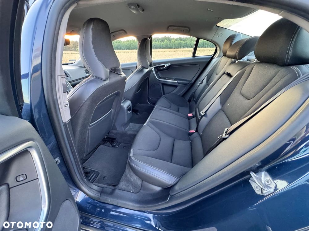 Volvo S60 D4 Drive-E Momentum - 11