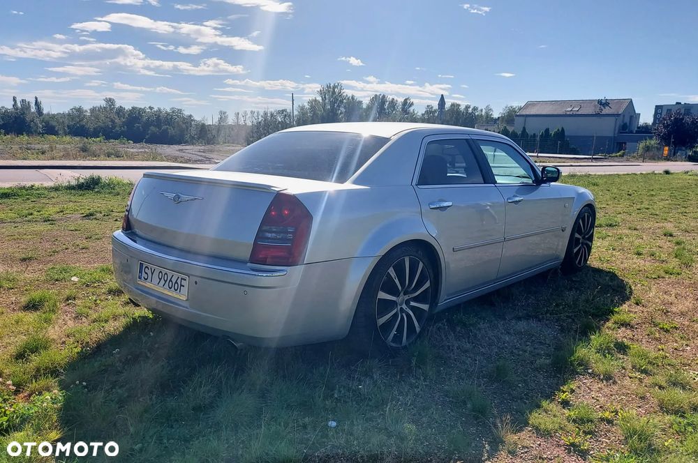 Chrysler 300C 3.5 V6 - 8