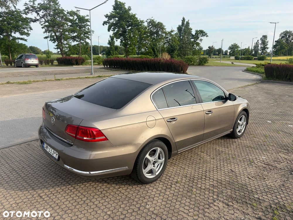 Volkswagen Passat 2.0 TDI Comfortline - 9