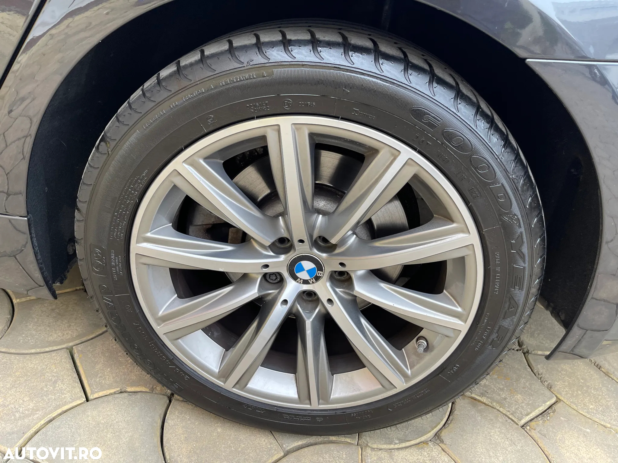 BMW Seria 5 520d xDrive AT - 11