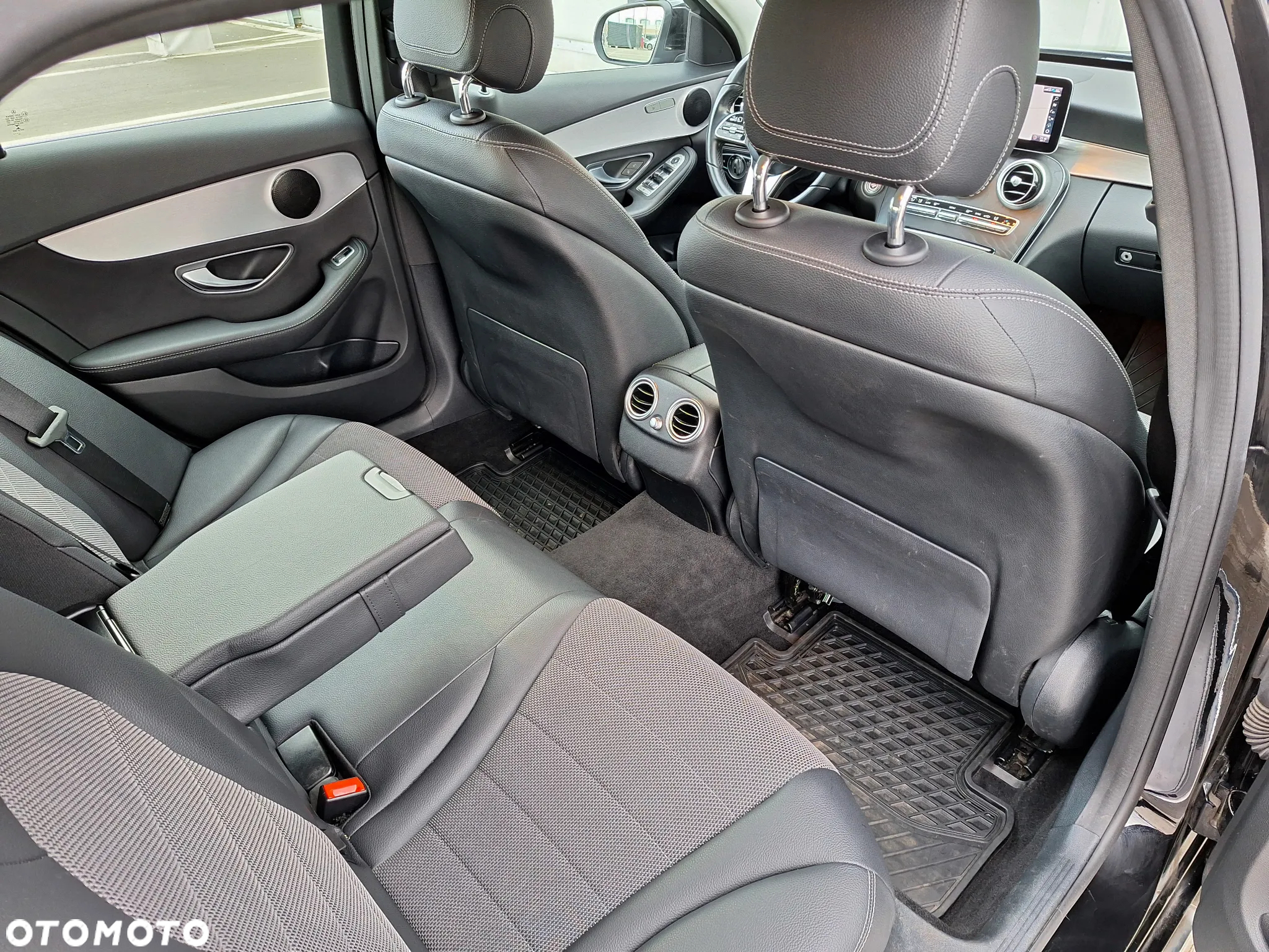 Mercedes-Benz Klasa C 220 d 9G-TRONIC - 24