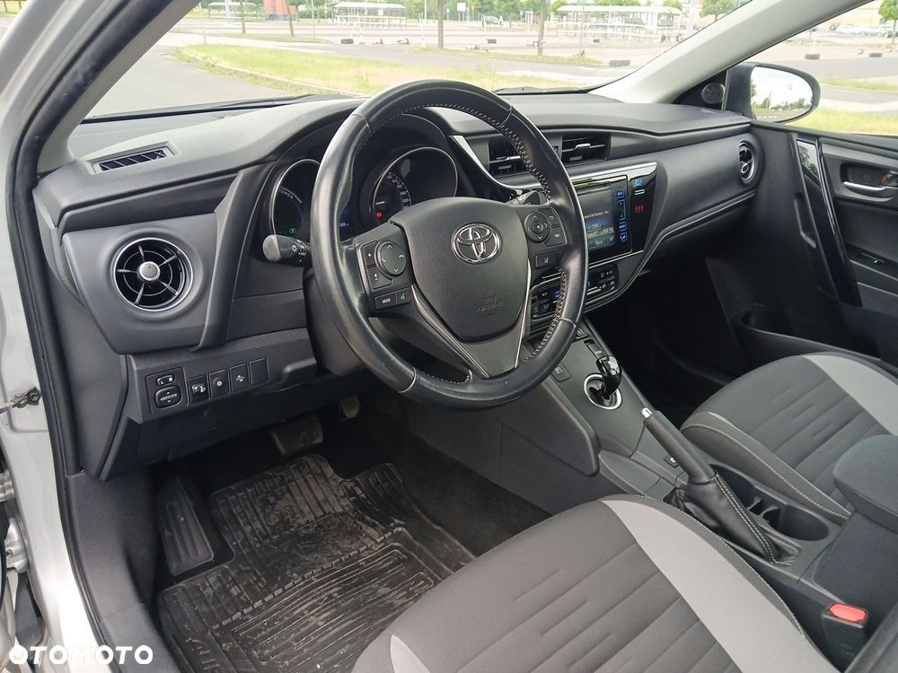 Toyota Auris Hybrid 135 Premium - 17