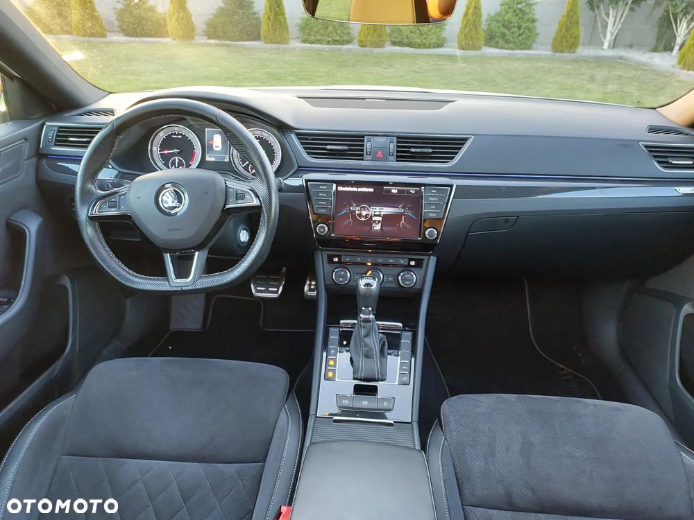 Skoda Superb 2.0 TDI Sportline DSG - 23