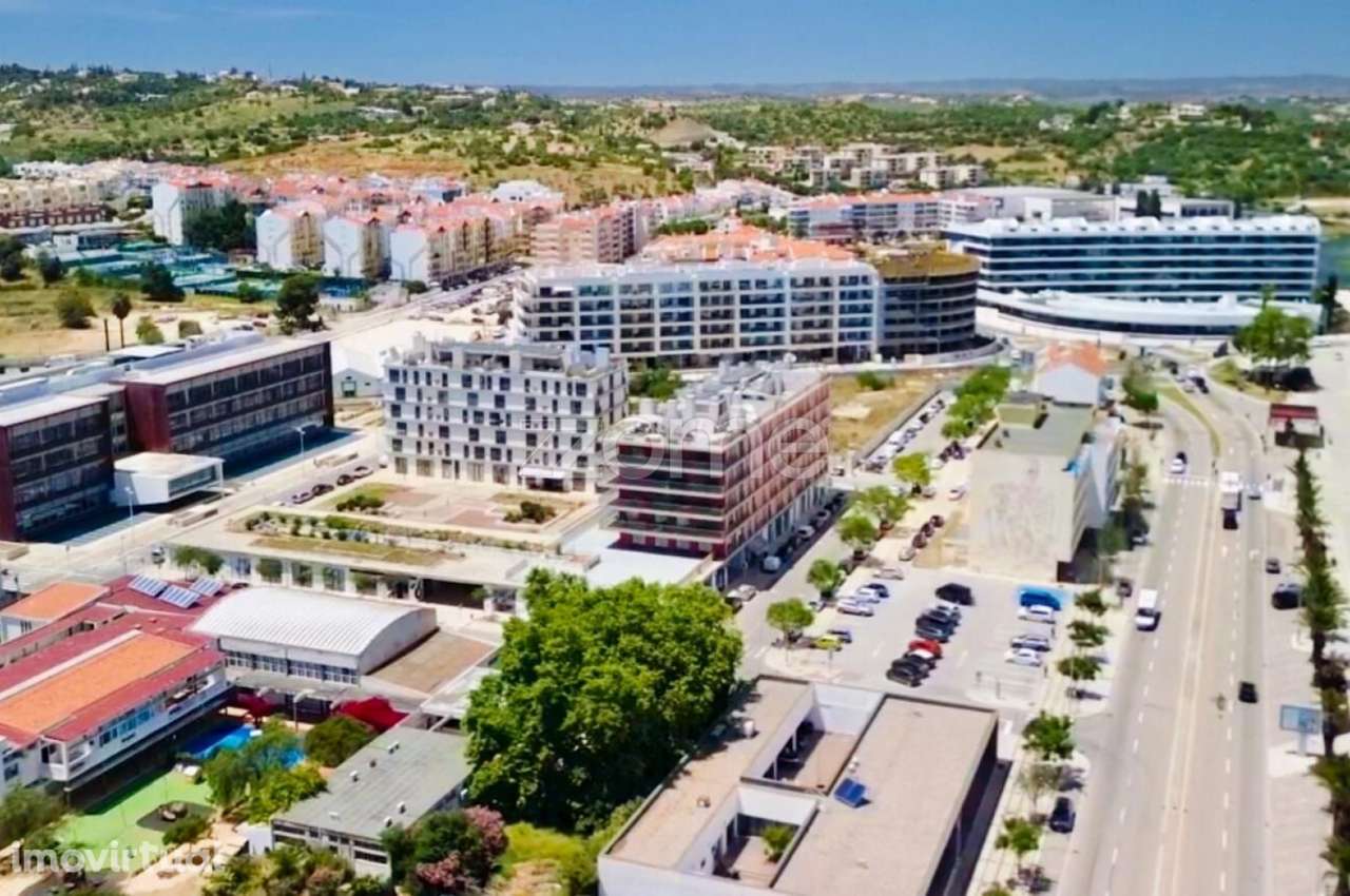 Garagem, São Gonçalo de Lagos, Praça do Municipio - Grande imagem: 2/19