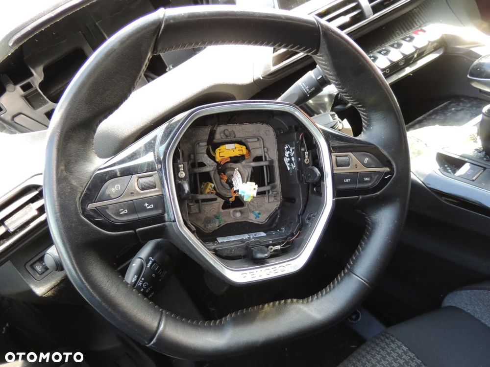 Kierownica Peugeot 3008 II '20 - 1