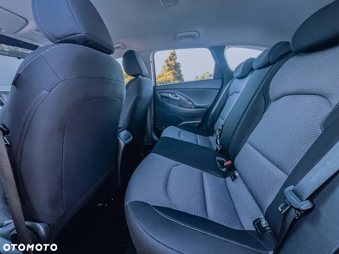 Hyundai i30 1.6 D Classic + - 28