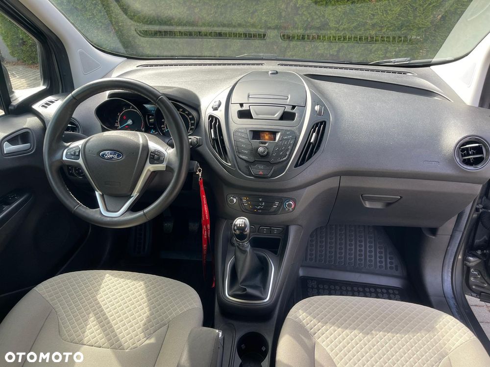 Ford E-Tourneo Courier - 12