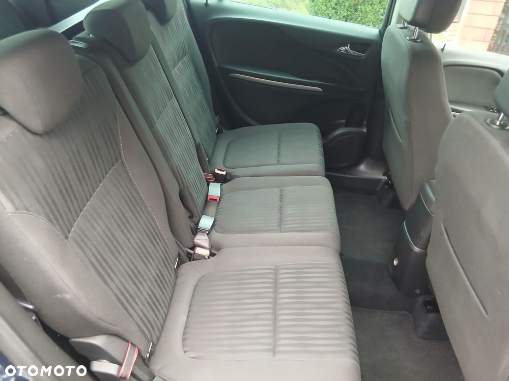 Opel Zafira 2011