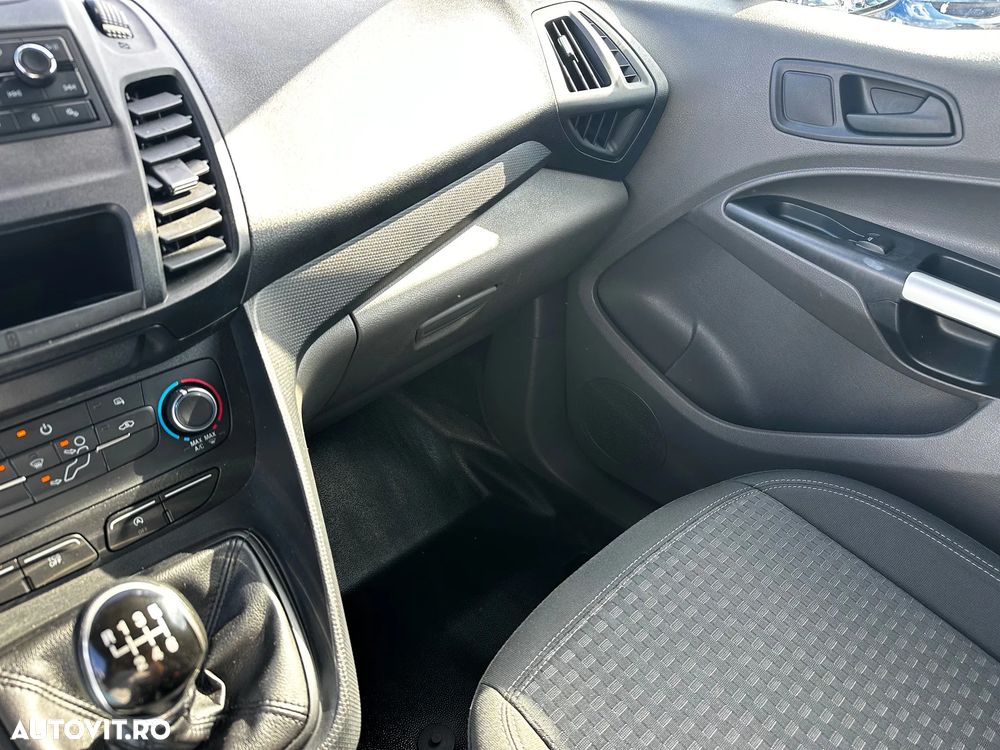Ford Transit Connect - 16