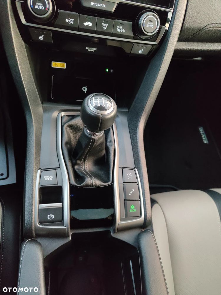 Honda Civic 1.6 i-DTEC Executive Black Edition - 19