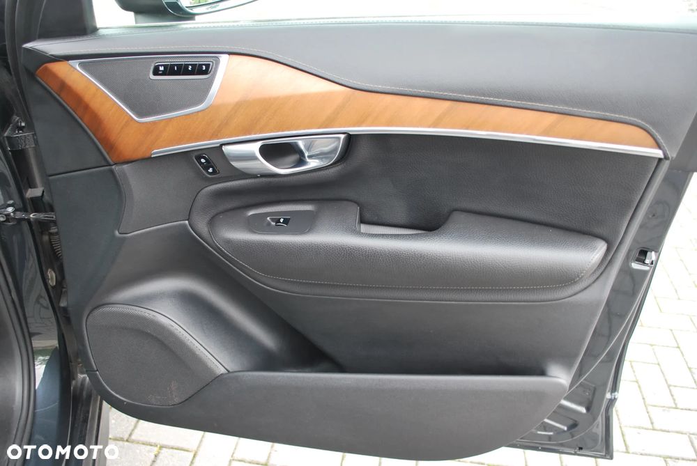 Volvo XC 90 D5 AWD Inscription 7os - 24