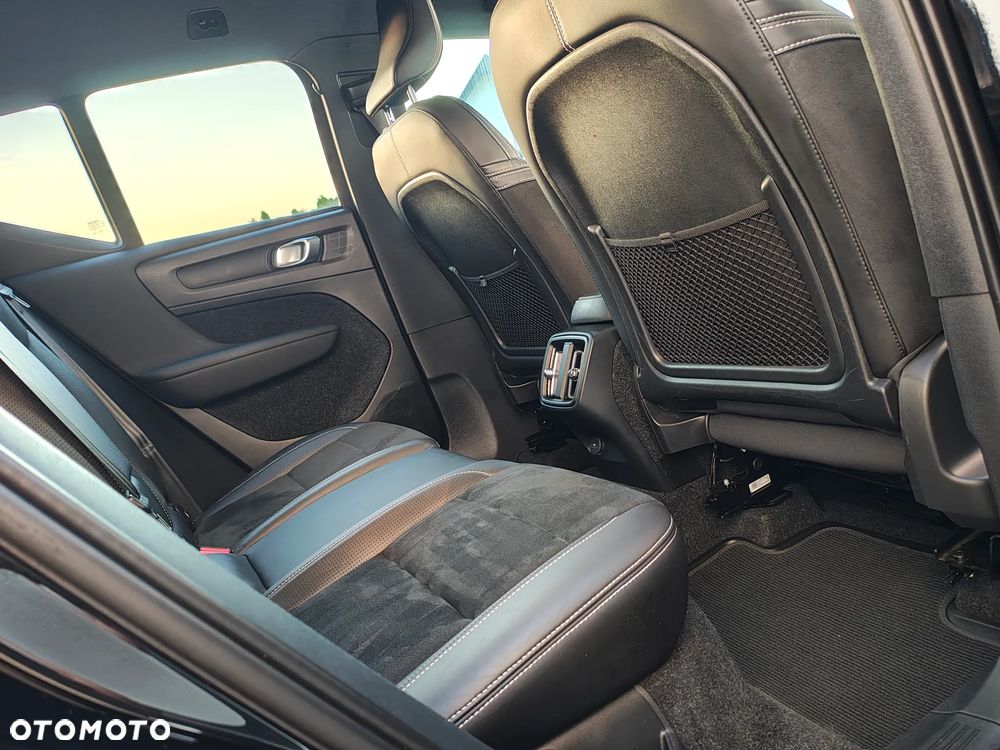 Volvo XC 40 D4 AWD Geartronic R-Design - 13