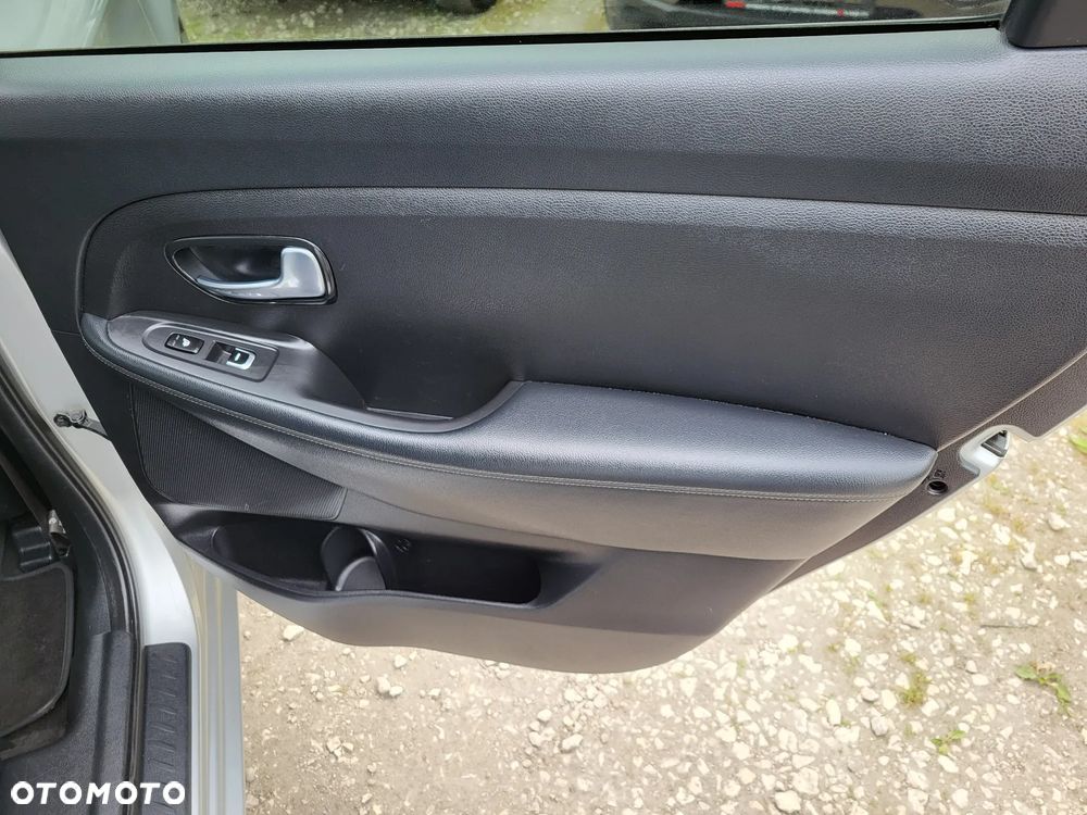 Kia Carens 1.6 GDI UEFA EURO 2016 - 25