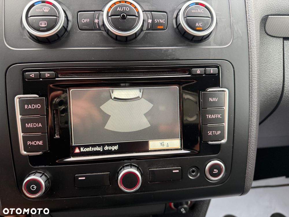 Volkswagen Touran 2.0 TDI DPF BlueMotion Technology MATCH - 39
