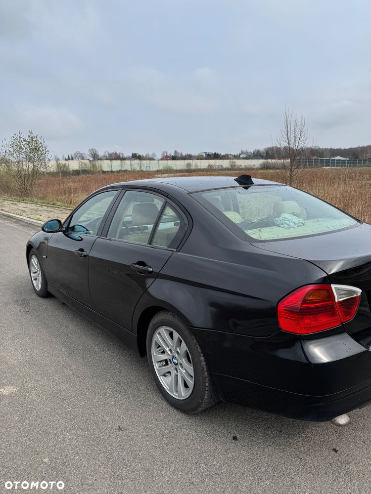 BMW Seria 3 318d - 5