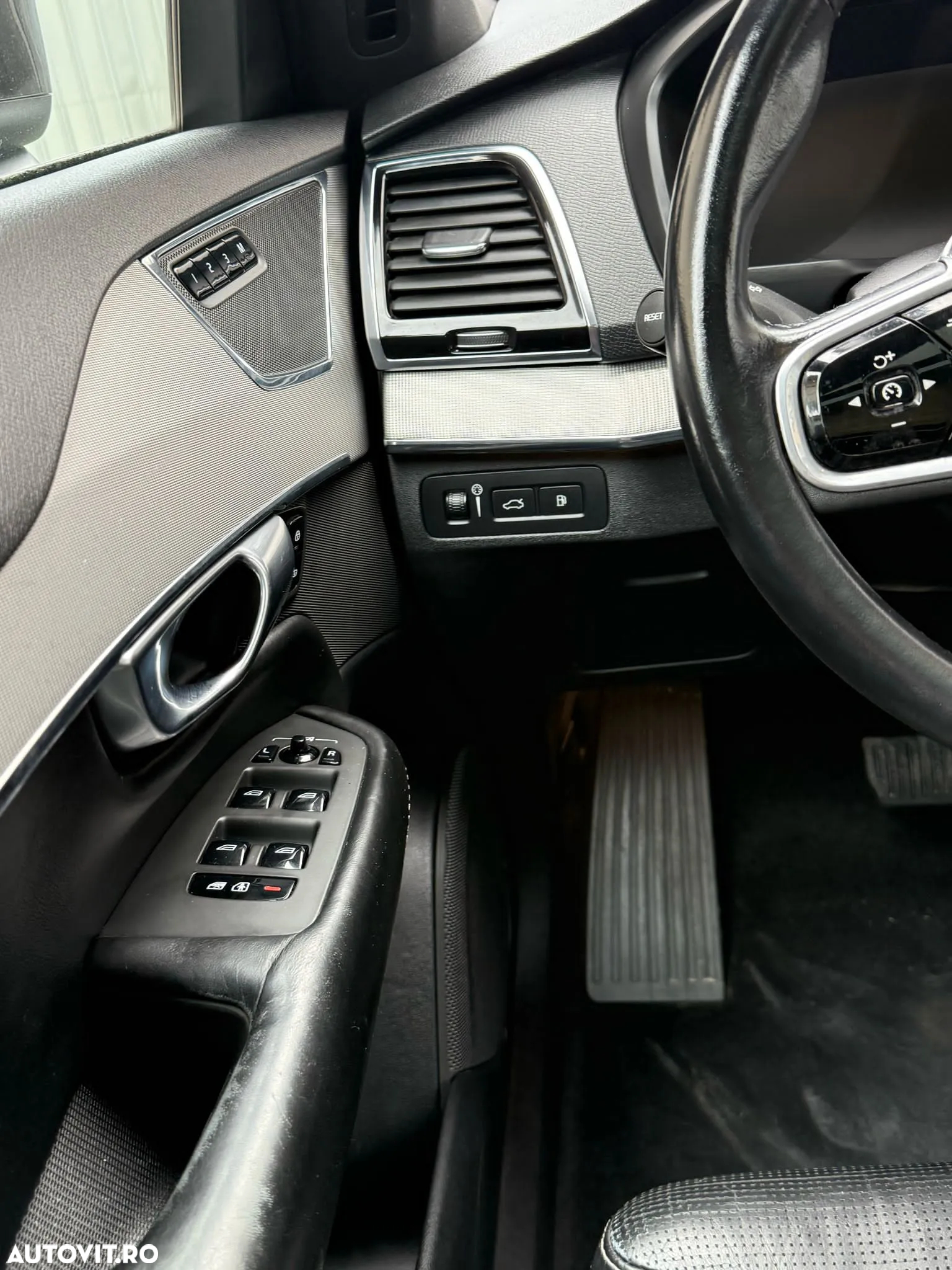 Volvo XC 90 AWD T8 Twin Engine Geartronic RDesign - 12
