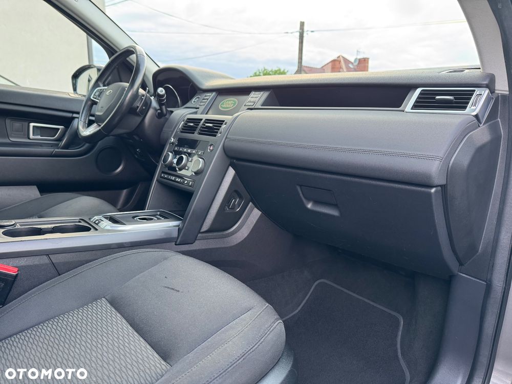 Land Rover Discovery Sport TD4 HSE Luxury - 25