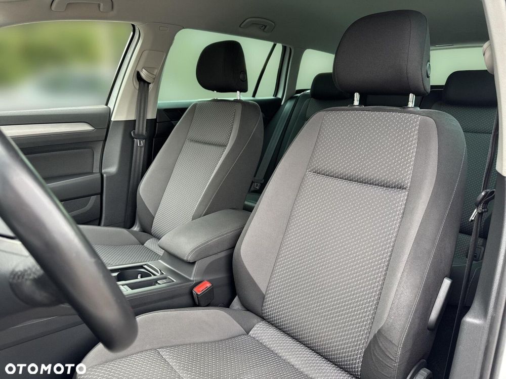 Volkswagen Passat 2.0 TDI EVO Essence - 11