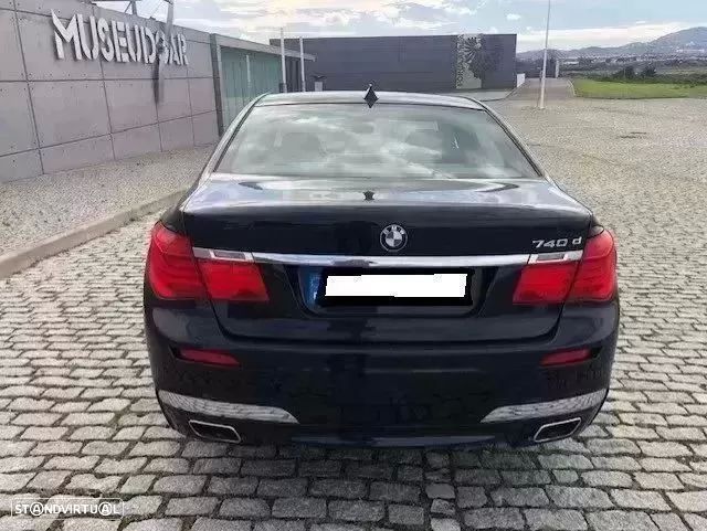 BMW 740 d Pack M - 17