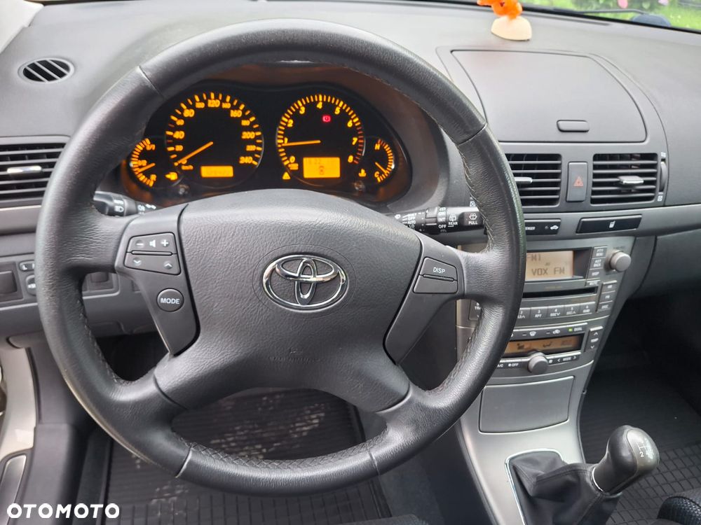Toyota Avensis 1.8 VVT-i Executive - 12
