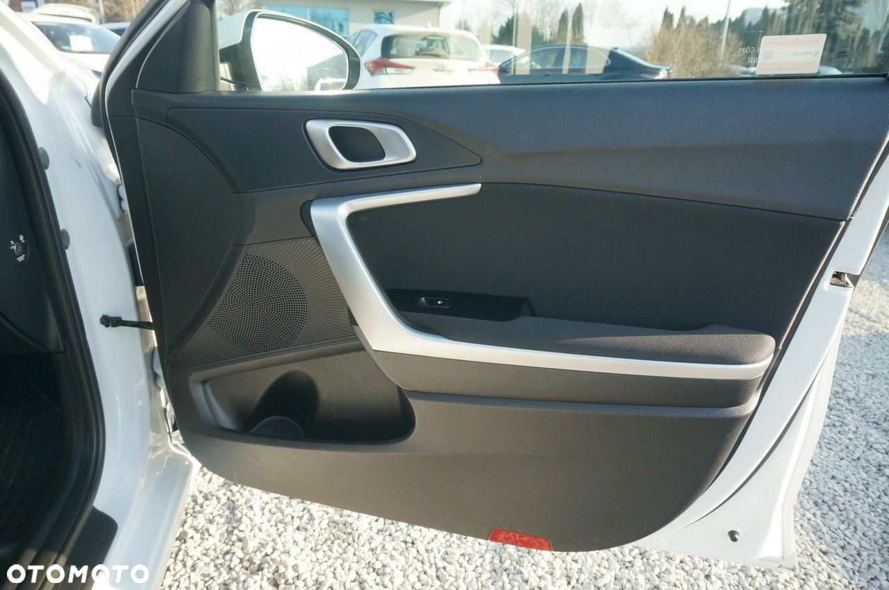Kia Ceed 1.5 T-GDI M - 27