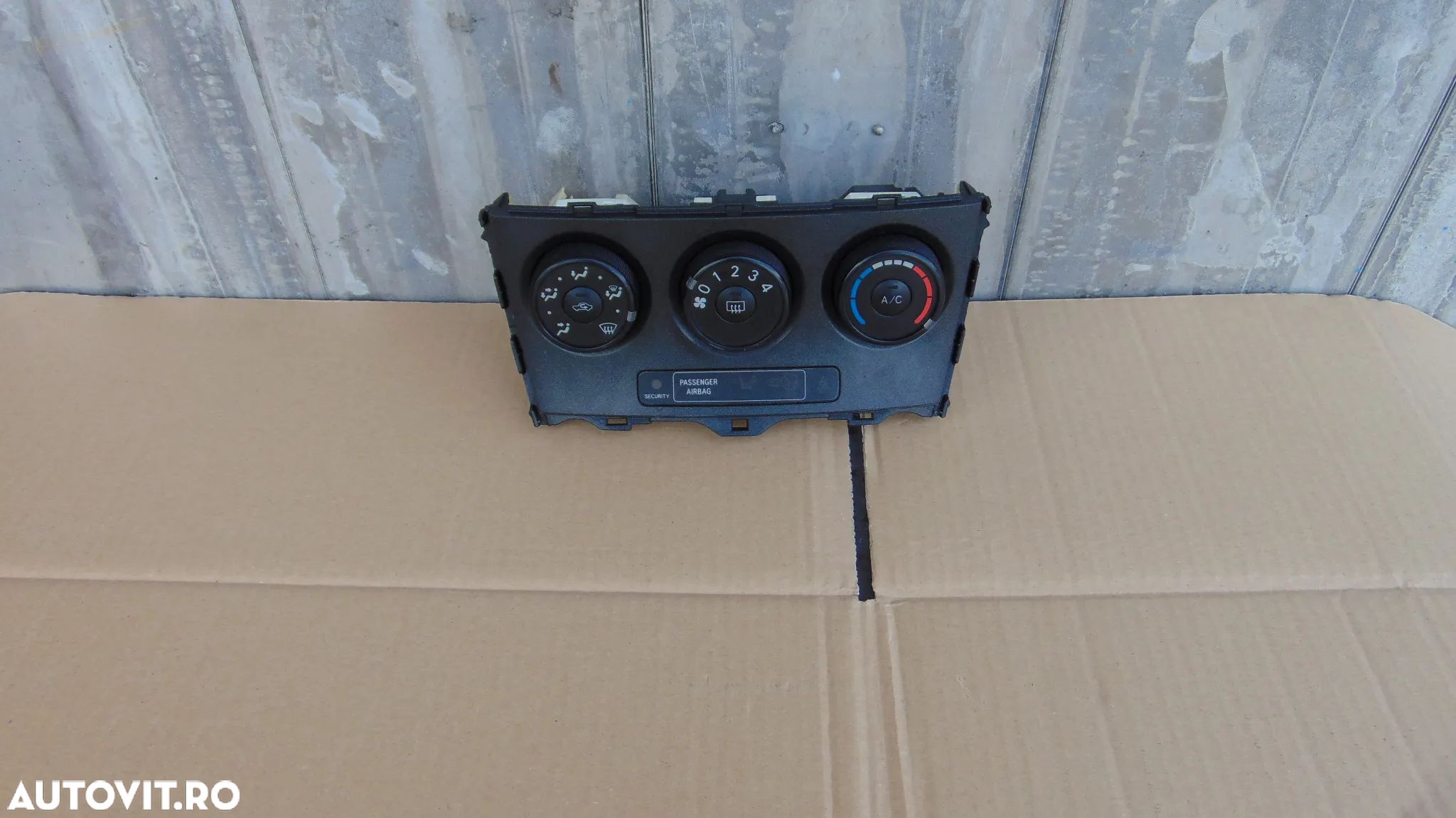 Panou Clima Toyota auris 1.4 benzina an 2007-2010 - 1