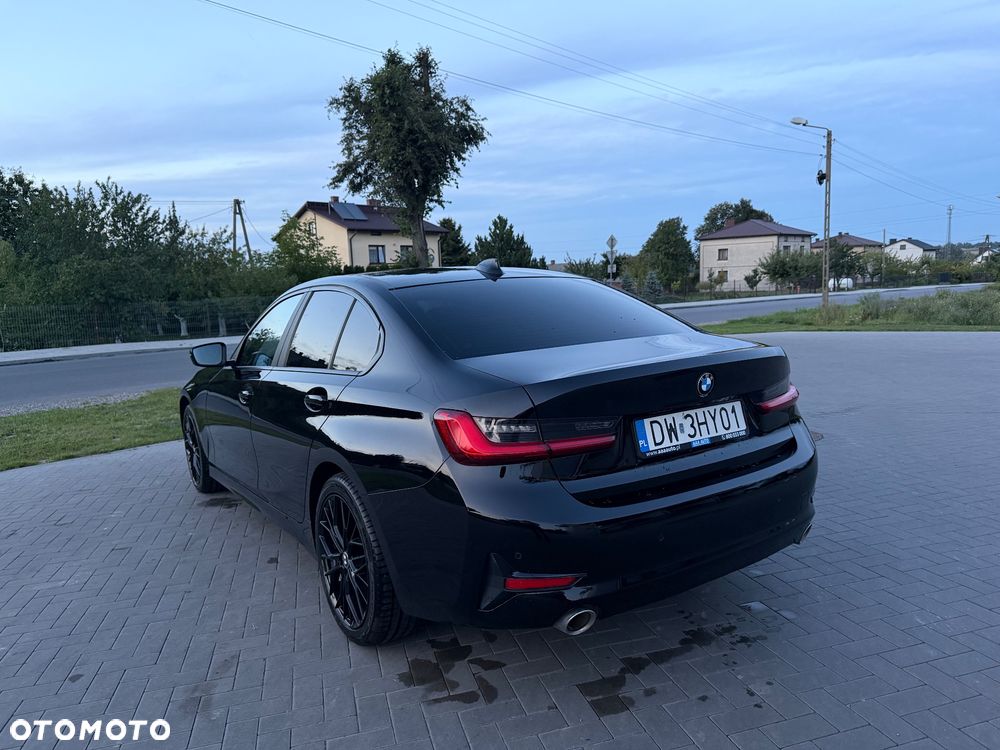 BMW Seria 3 320i - 9
