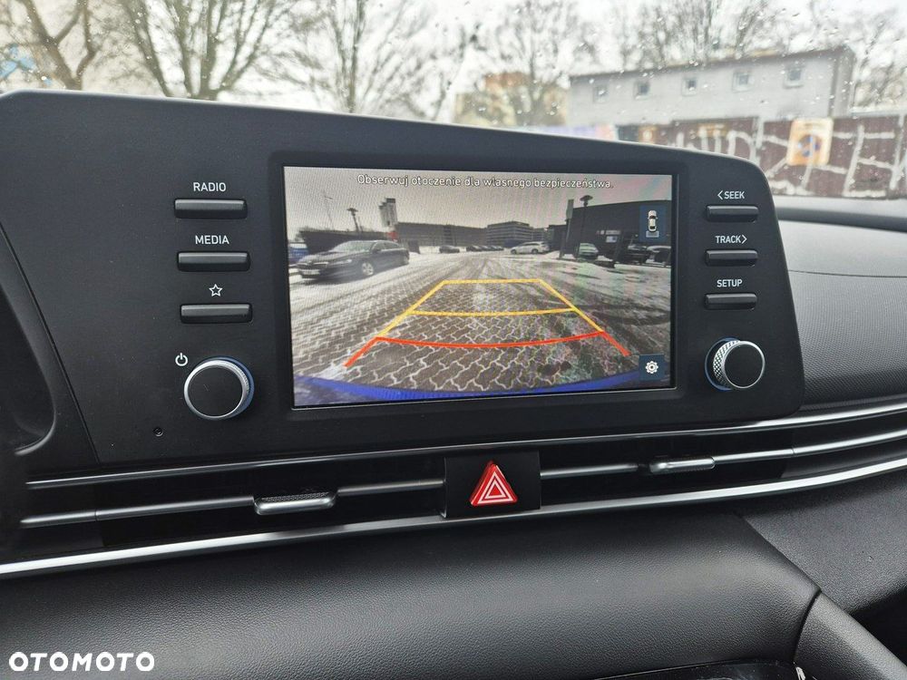 Hyundai Elantra - 23