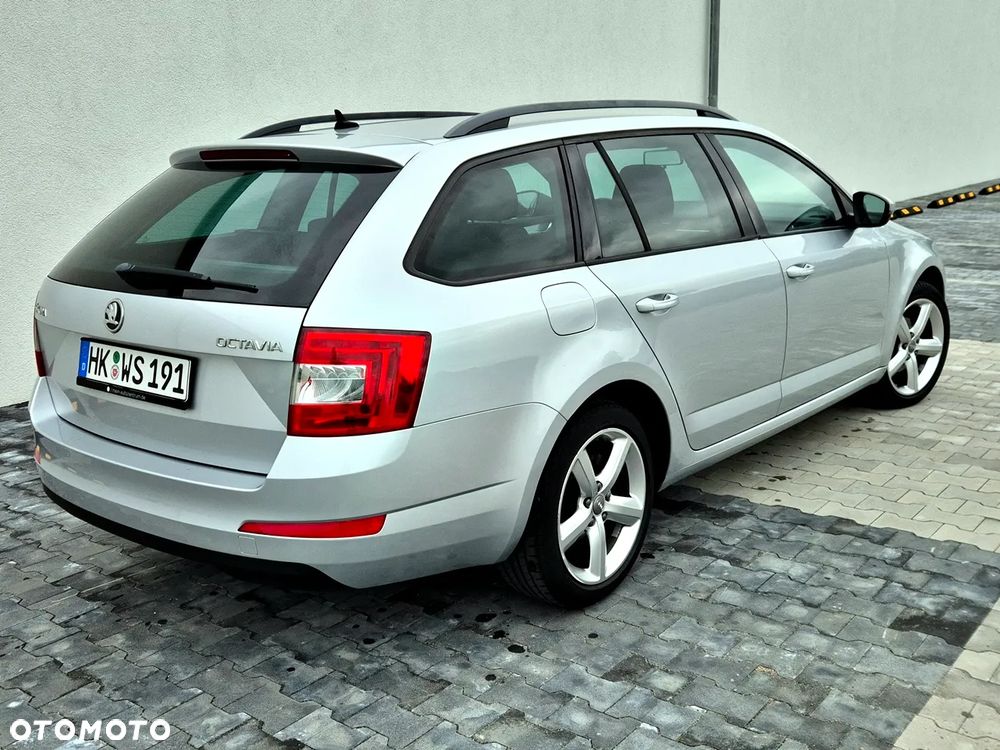 Skoda Octavia 1.6 TDI DPF Ambition - 4