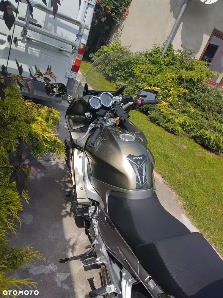 Yamaha FJR - 8