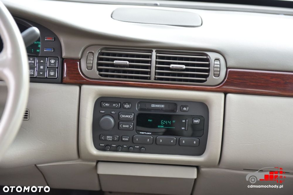 Cadillac Deville - 25