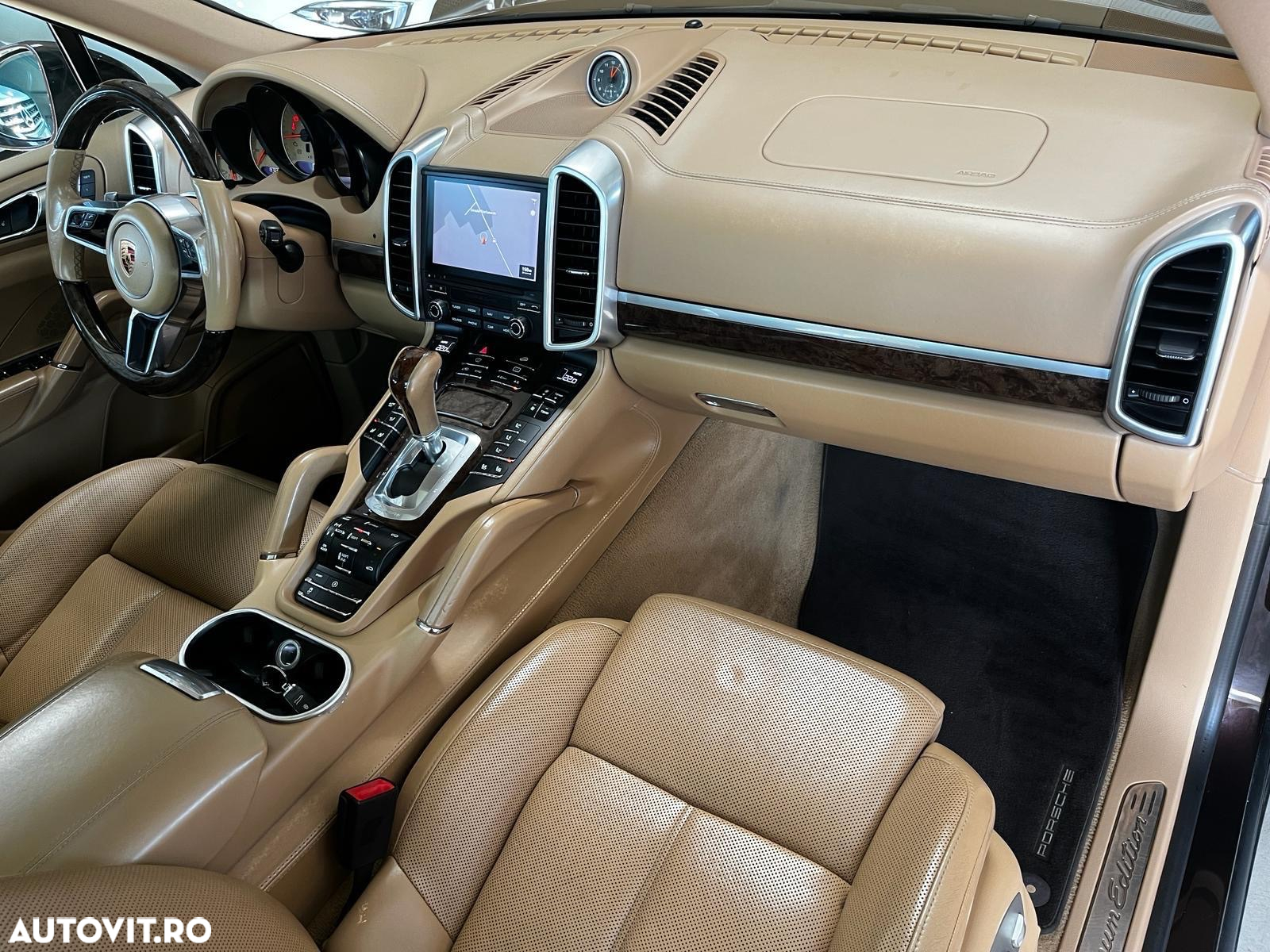 Porsche Cayenne 3.0 L - 11
