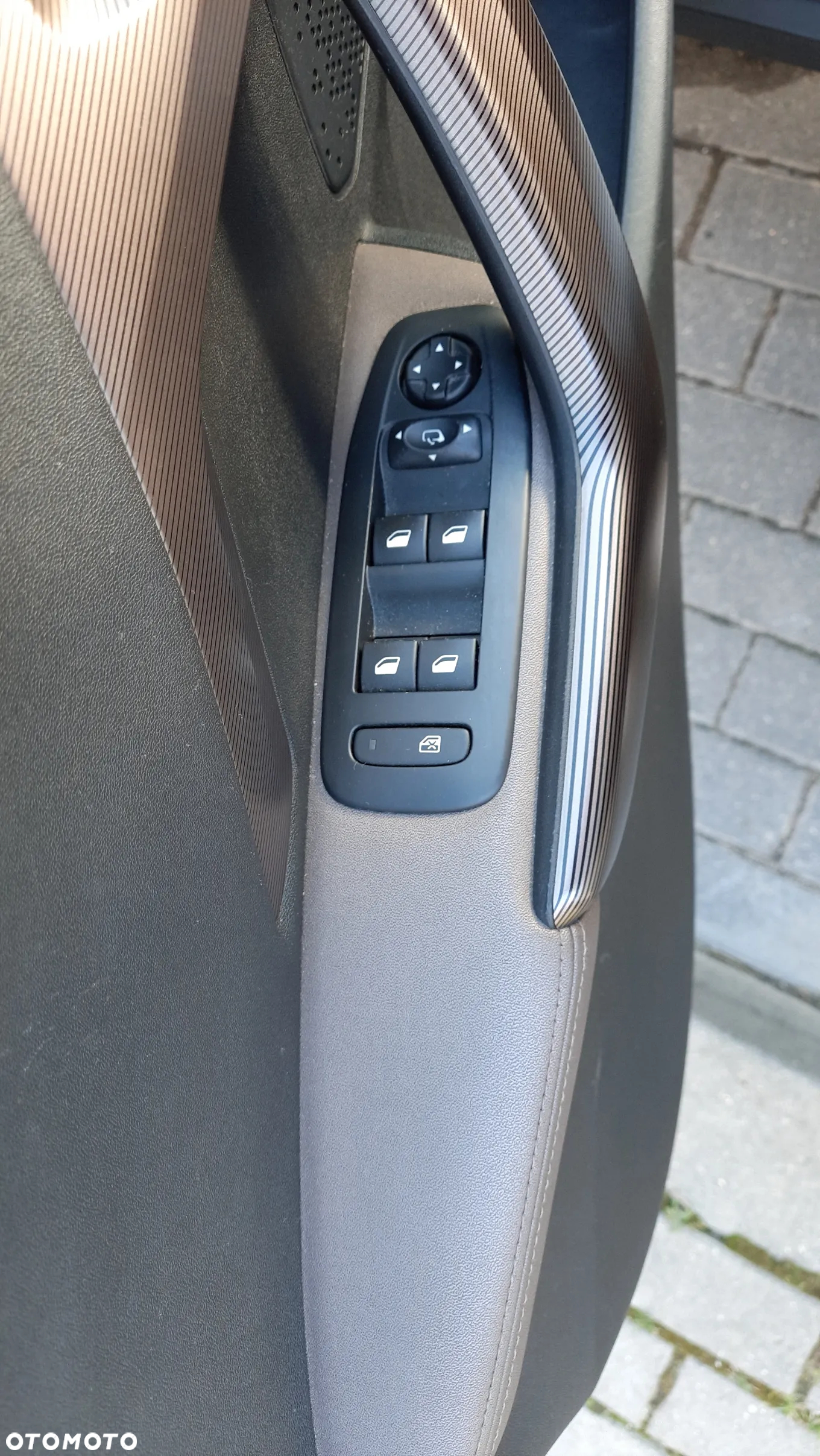Peugeot 2008 e-HDi FAP 92 STOP & START Allure - 15