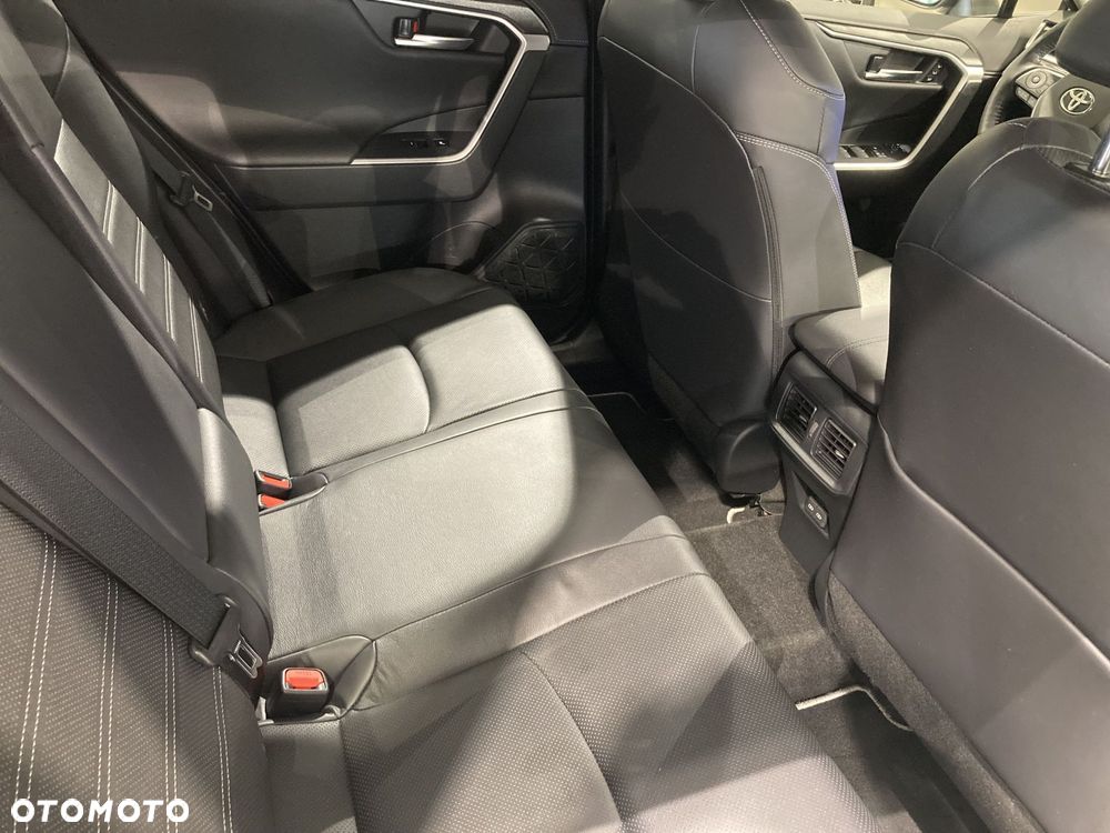 Toyota RAV4 - 10